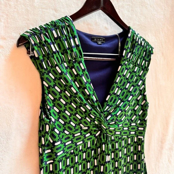 LAST CALL FINAL PRICE GREAT DEAL Kiara Geometric Twist Front Dress Medium EUC - Picture 4 of 7